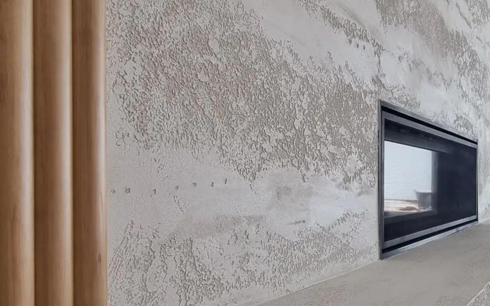 Beton Görünümlü Duvar Yüzeyi Nedir? Modern Mimari Kaplamalar